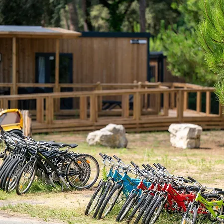 Monplaisir Parque de Campismo 4*