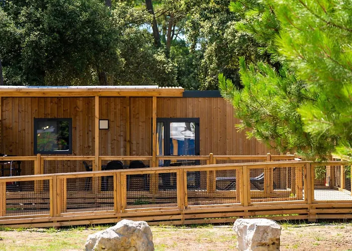 Monplaisir Parque de Campismo 4*