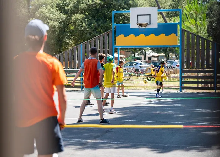 Monplaisir Parque de Campismo 4*